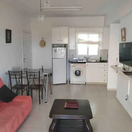 דירה Beautiful Flat In With Balcony בורוקליני